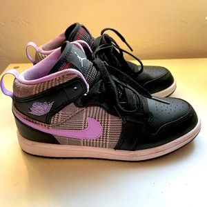 Air Jordan 1 Mid SE “Houndstooth”, Black, and Purple